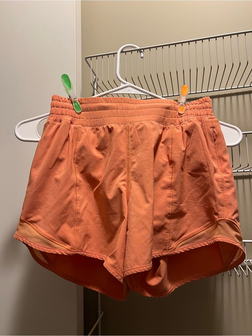 Lululemon hotty hot 4in shorts